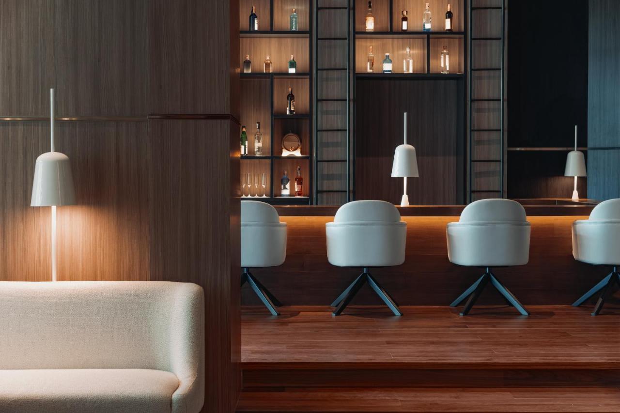 فندق Kimpton Maa-Lai Bangkok By Ihg المظهر الخارجي الصورة The bar at the hotel